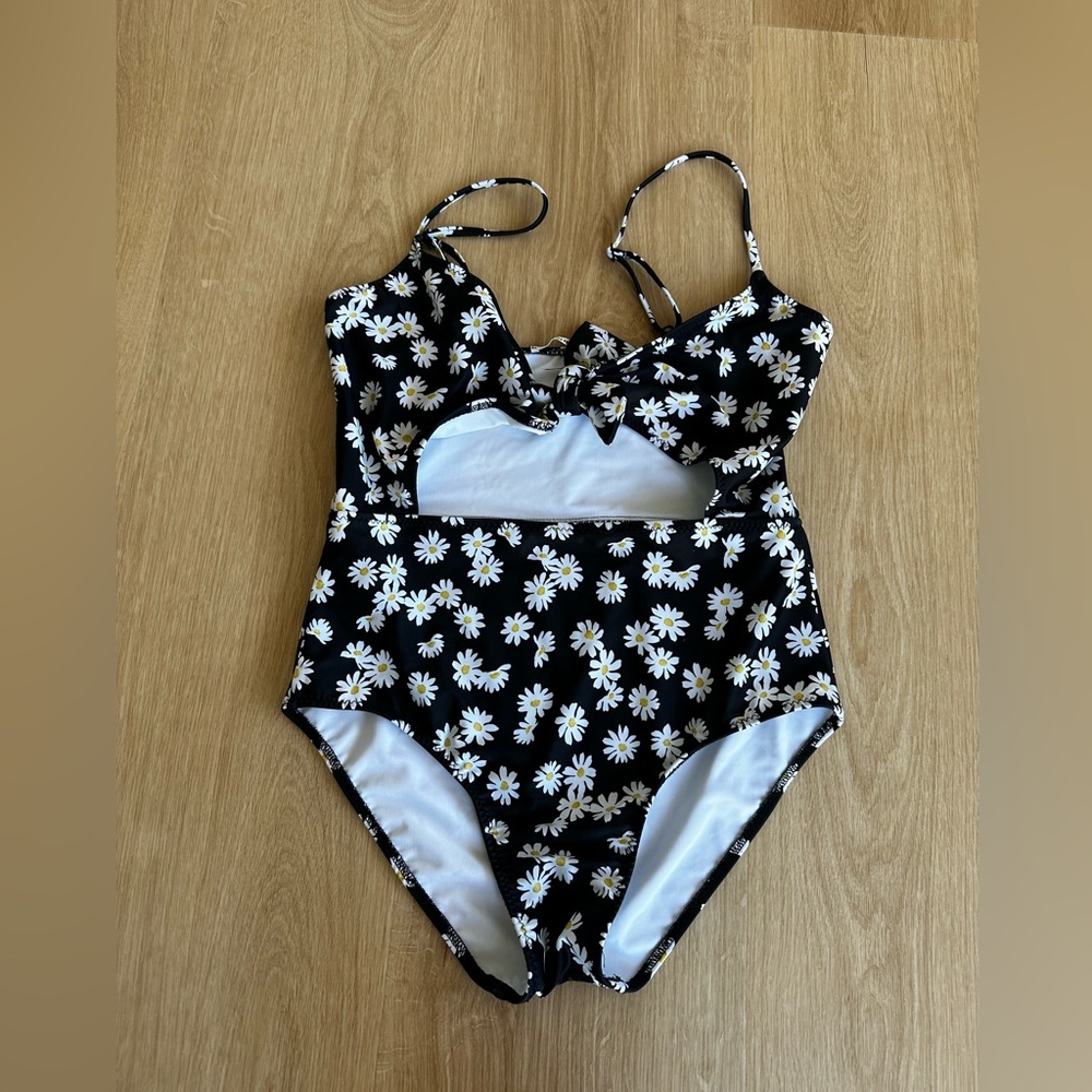 Reformation Tropicana One Piece - Picture 3 of 5